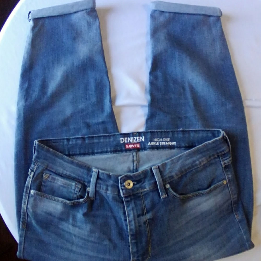 Ladies High-rise ankle straight leg jeans